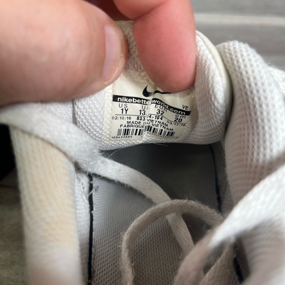 Nike Air Max 90 Shoes Sneakers Kids Youth 1Y Classic Casual Running - Picture 6 of 6